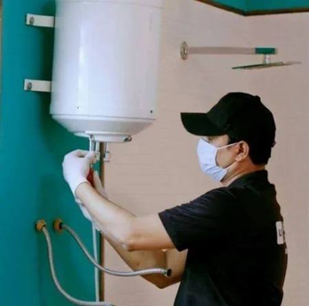Professional Geyser Repair Technician